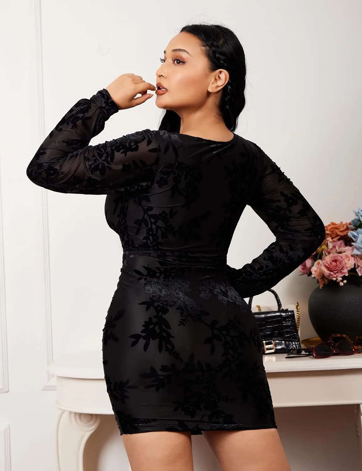 YMDUCH Women Sexy V Neck Long Sleeve Velvet Floral Bodycon Ruched Mini Cocktial Party Dress