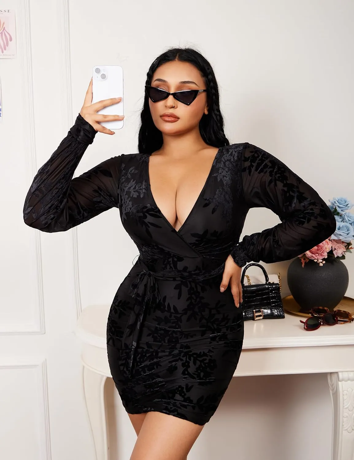 YMDUCH Women Sexy V Neck Long Sleeve Velvet Floral Bodycon Ruched Mini Cocktial Party Dress